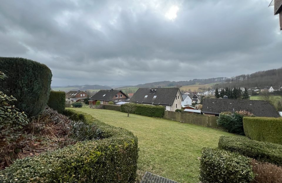 Großzügiges Haus mit Aussicht und großer Einliegerwohnung