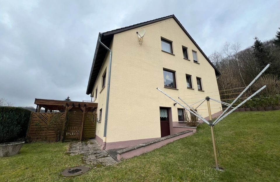 Großzügiges Haus mit Aussicht und großer Einliegerwohnung