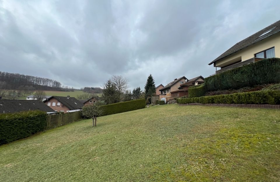 Großzügiges Haus mit Aussicht und großer Einliegerwohnung