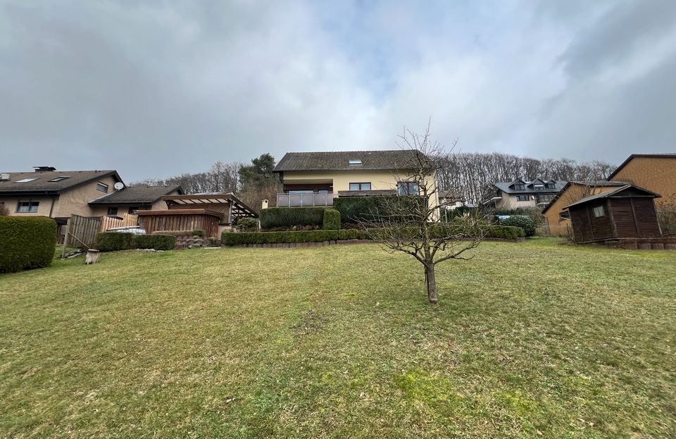 Großzügiges Haus mit Aussicht und großer Einliegerwohnung