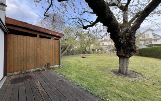 Freistehendes Haus mit 2 Wohnungen und großem Garten nahe dem Kurpark