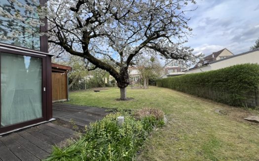 Freistehendes Haus mit 2 Wohnungen und großem Garten nahe dem Kurpark