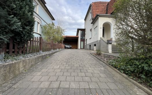 Freistehendes Haus mit 2 Wohnungen und großem Garten nahe dem Kurpark